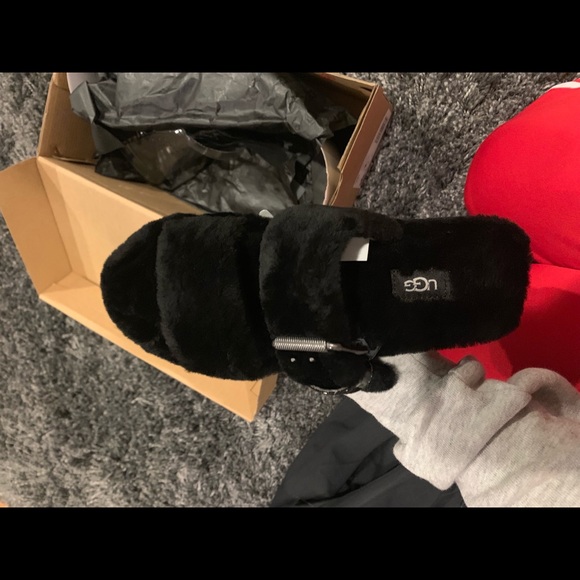 Ugg slippers - Picture 3 of 7